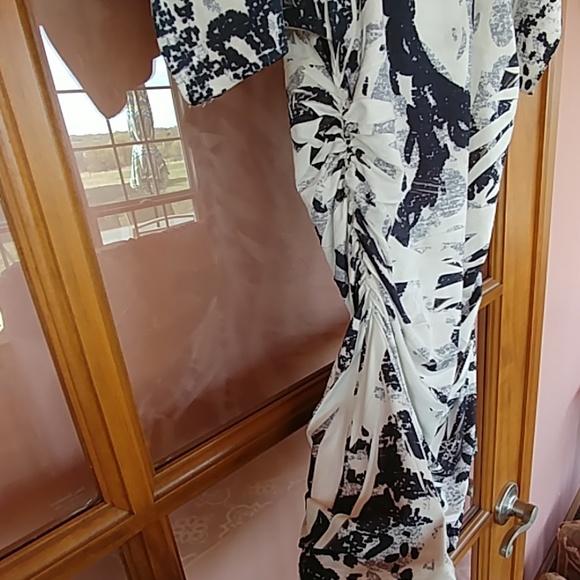 Black & white tunic top - Picture 3 of 3